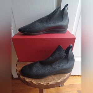 Arche Women's Black Ankle Booties